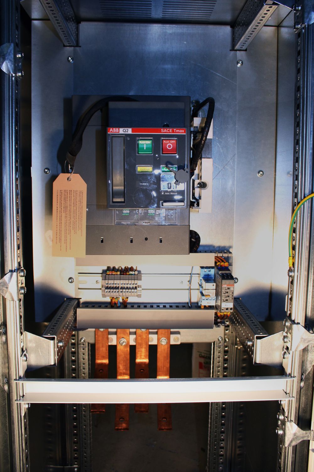 Вводно-распределительные устройства (ВРУ)