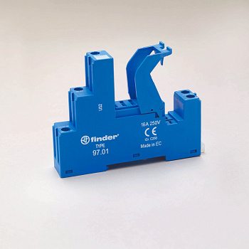 Розетка с винтовыми клеммами (с зажимной клетью) для реле 46.61; применяются модули 86.30, 99.02; в комплекте металлическая клипса 097.71; версия: синий цвет